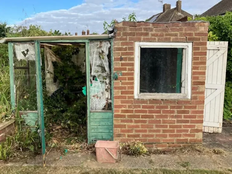 Shed removal Willow Lea Tonbridge TN10 garden building demolition Kent